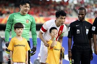 足球资讯海外爆料最新,足球巨星转会内幕，海外爆料揭示转会风云  第3张